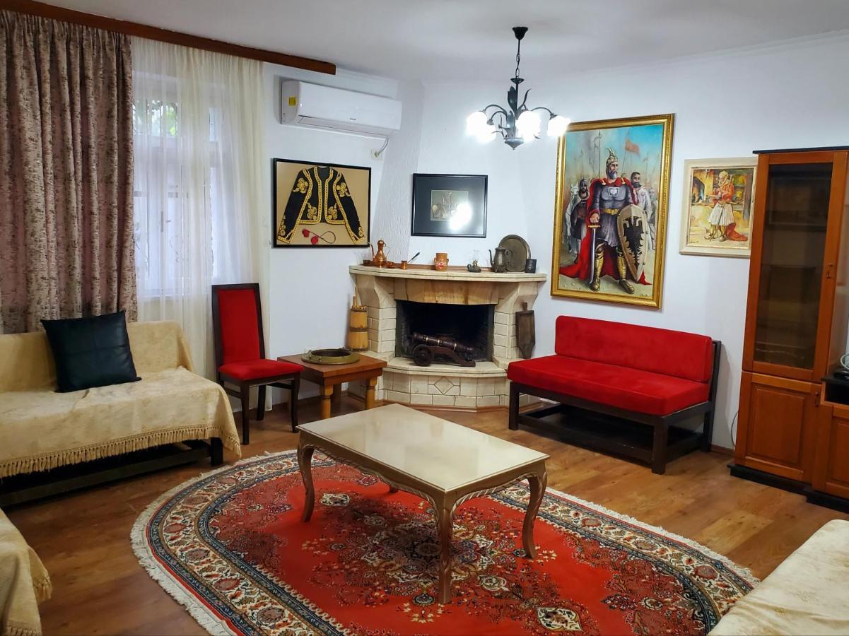 Unique Traditional House, Hosted By J&G Tiranë Eksteriør bilde